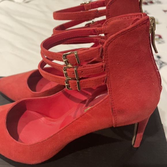 BCBGENERATION Red strap ankle felt high heels 8M. - Picture 4 of 9